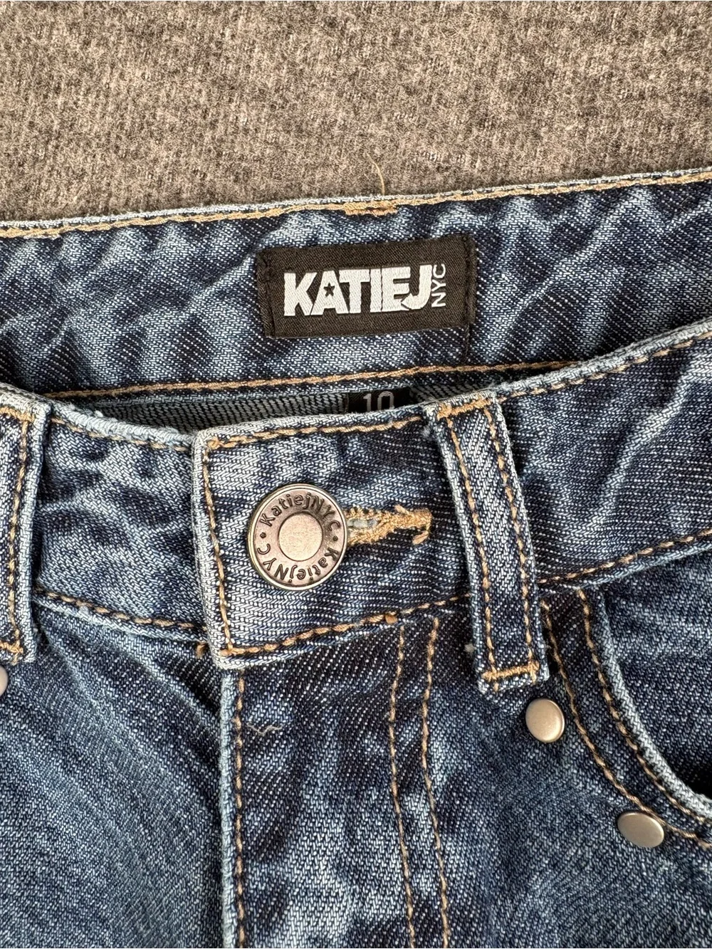 KatieJ NYC Girls 10 Metal Stud Accent Wide Leg Straight Jeans Y2K Streewear